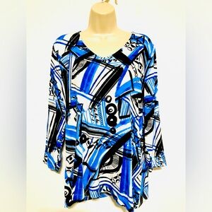 Chico’s easy wear size 2 tunic top white blue geometric abstract print.